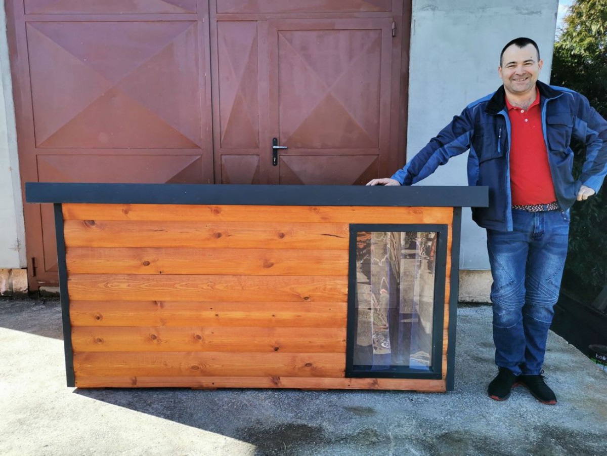 Goofy isolierte Hundehütte